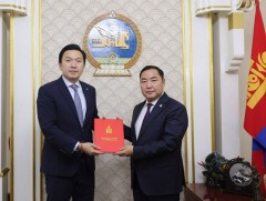 “Монгол Улсыг 2026-2030 онд хөгжүүлэх таван жилийн үндсэн чиглэл батлах тухай” УИХ-ын тогтоолын төслийг өргөн мэдүүлэв