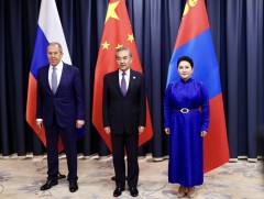 Монгол, Орос, Хятад гурван улсын Гадаад хэргийн сайд нарын уулзав