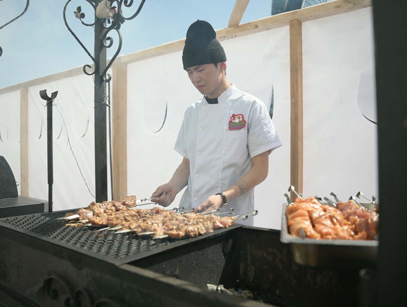 UB food festival” олон улсын хоолны өдөрлөгт 30 аж ахуйн нэгж 18 үндэстний хоол, зуушаар үйлчилж байна