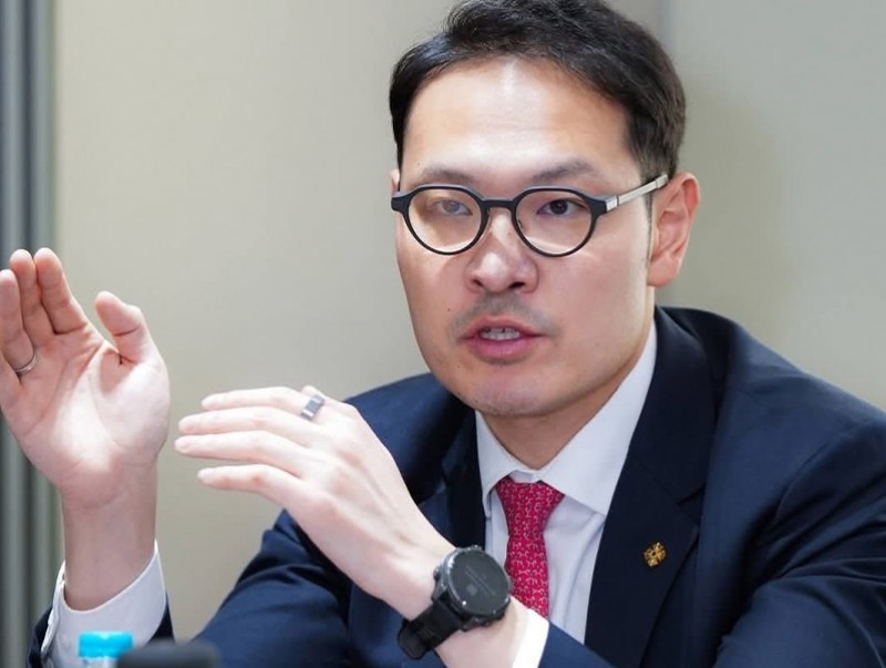 Э.Батшугар: Эмийн худалдан авалтыг нэг цонхоор хийж, эмийн өртгийг бууруулах зохицуулалт хийнэ